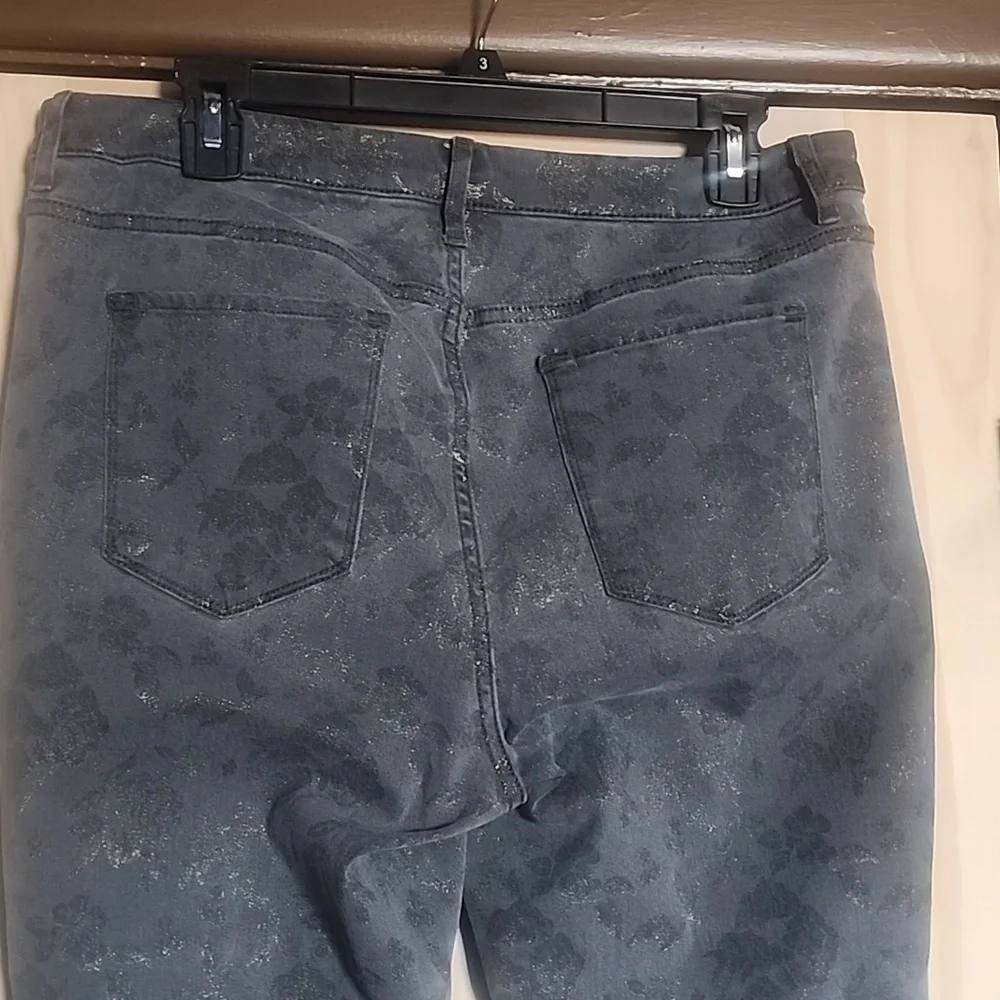 Jeans - Picture 3 of 5